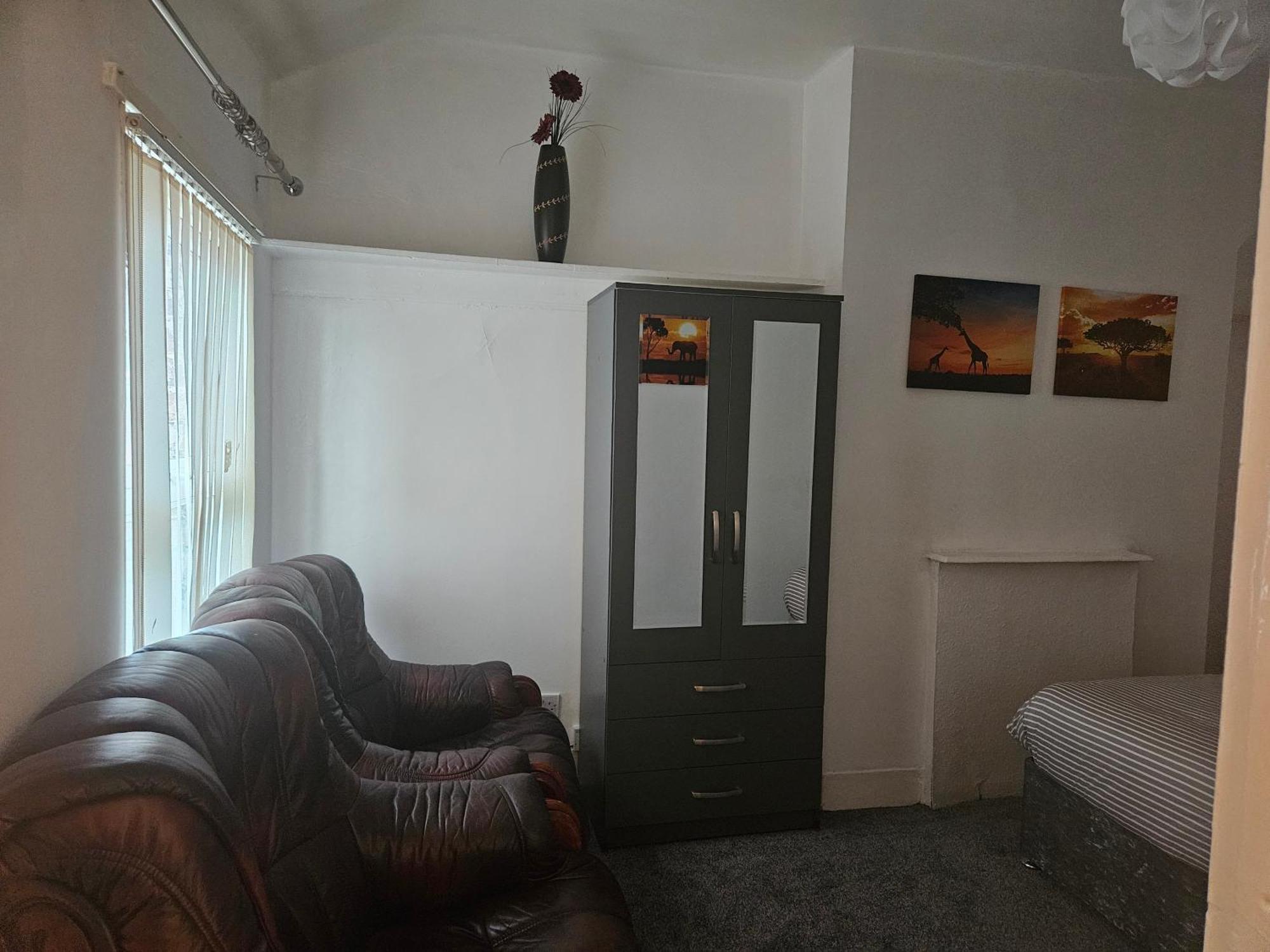Apartment Haven, Stylish And Spacious 3-bedroom With Access