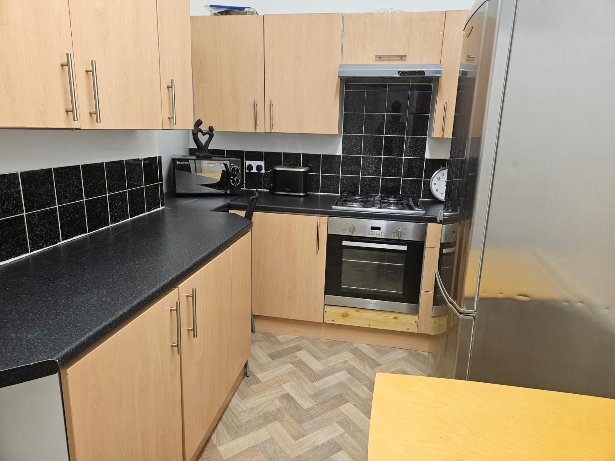 Apartment Haven, Stylish And Spacious 3-bedroom With Access *